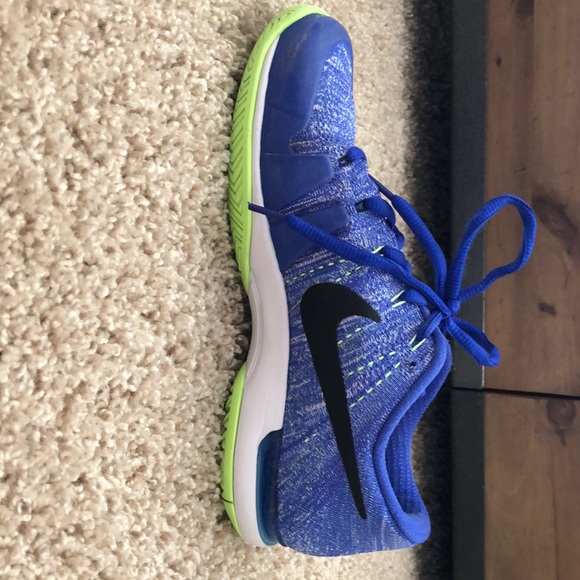 Nike Zoom Vapor Flyknit tennis shoes. main image 6